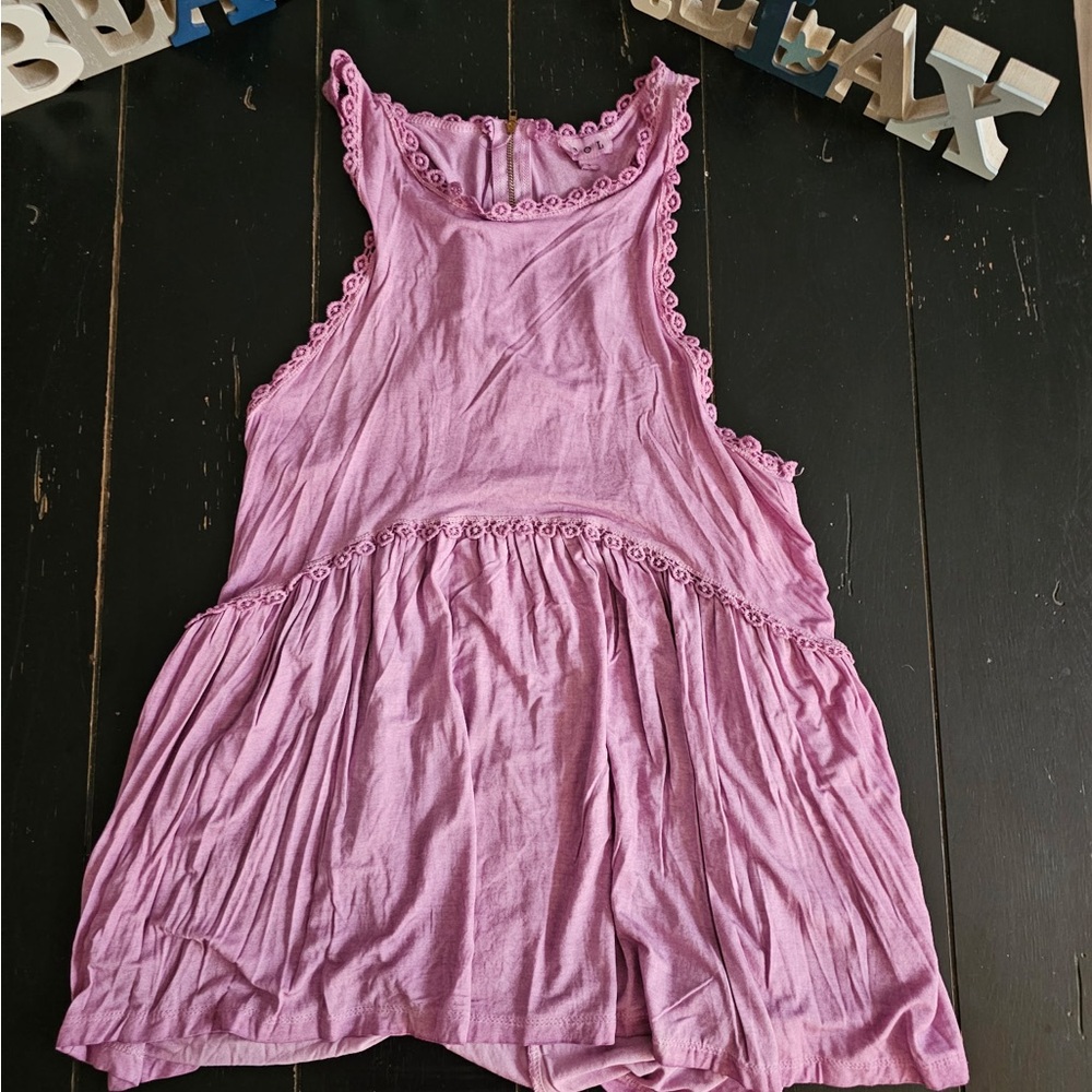 Women's V-neck sleeveless top